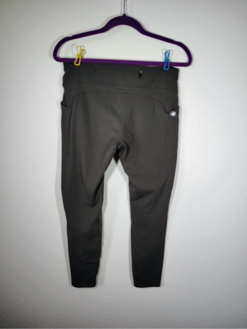 rabbit Running Gray Charcoal Pocket  Leggings Women’s Medium MD Gym Strings